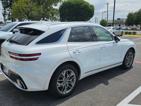 Used 2025 Genesis GV70 2.5T AWD/4WD image 4