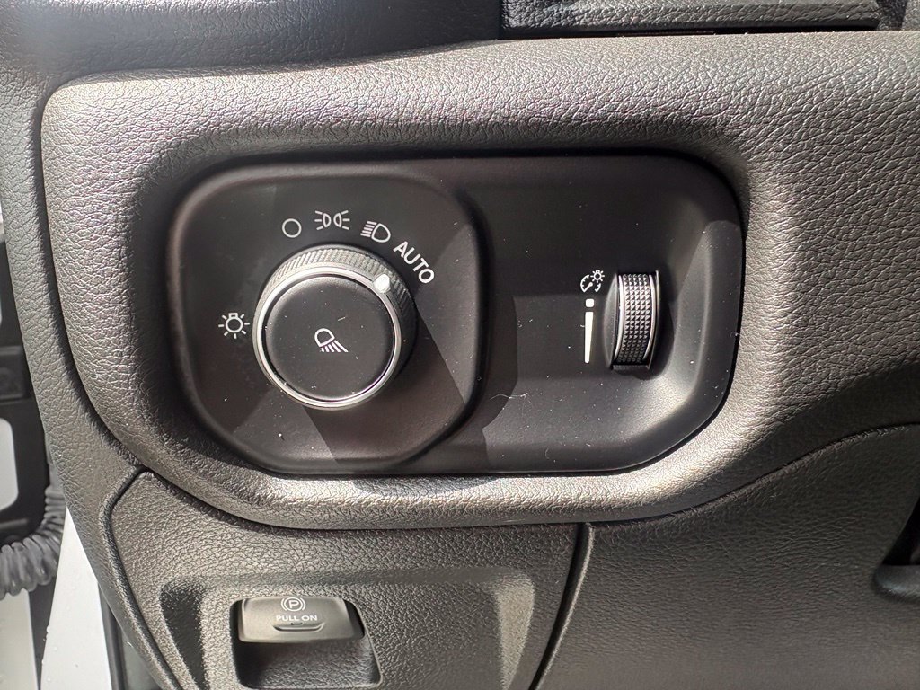 Used 2024 RAM 1500 Laramie AWD/4WD image 16