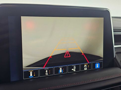 Used 2024 Chevrolet Suburban RST w/ Luxury Package image 28