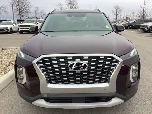 Used 2020 Hyundai Palisade SEL w/ Premium Package FWD image 2