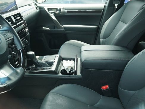 Used 2023 Lexus GX 460 Premium w/ Premium Package AWD/4WD image 8