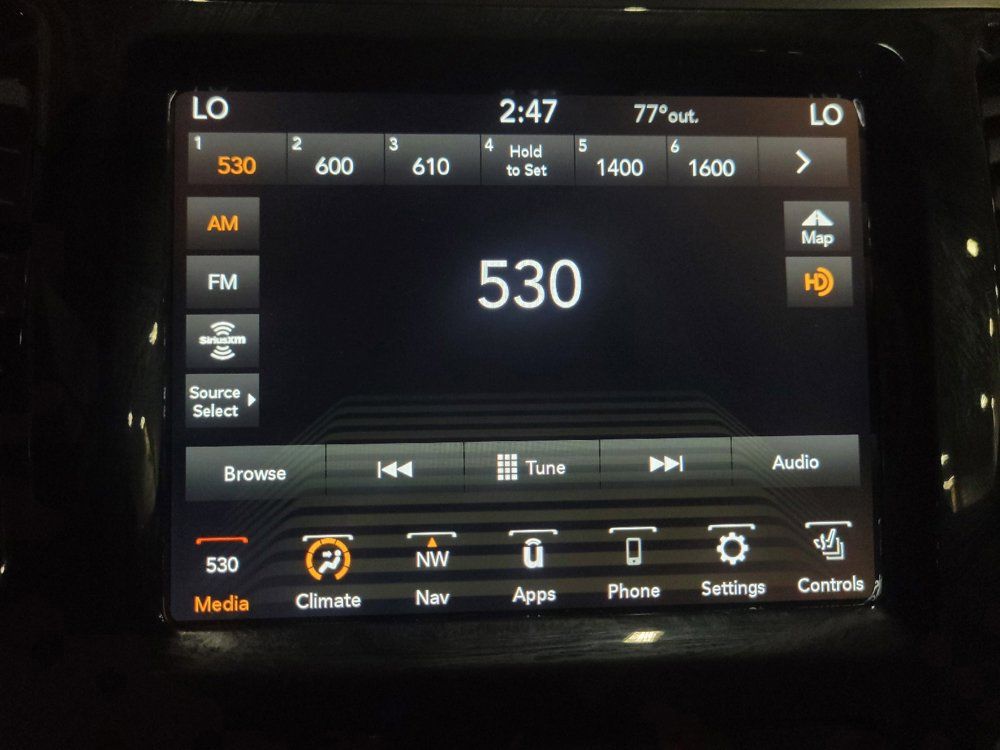 Used 2019 Jeep Cherokee Limited w/ Luxury Group AWD/4WD image 25