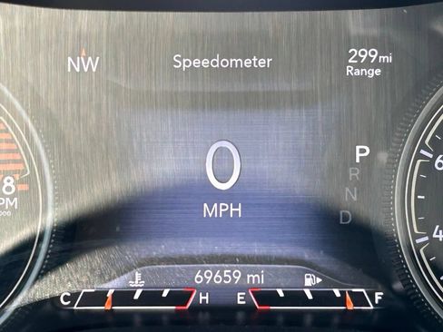 Used 2019 Jeep Cherokee Limited w/ Luxury Group AWD/4WD image 18