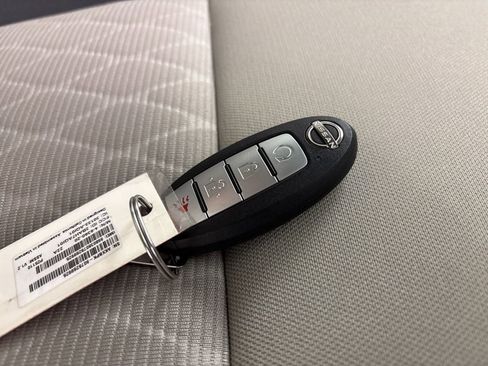 Certified 2024 Nissan Titan SV w/ SV Convenience Package image 47