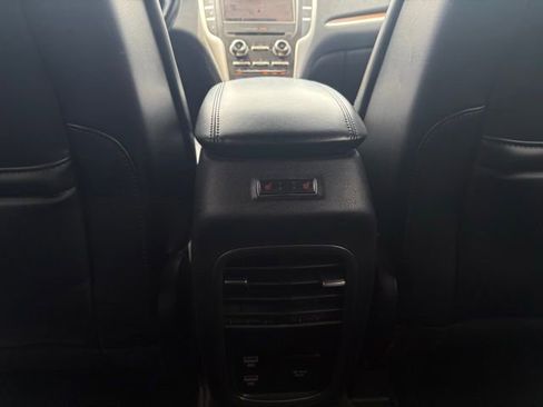 Used 2019 Lincoln MKC Reserve w/ MKC Technology Package AWD/4WD image 11