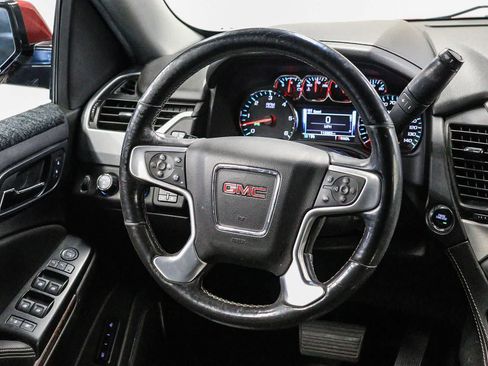Used 2018 GMC Yukon SLT w/ HD Trailering Package AWD/4WD image 16