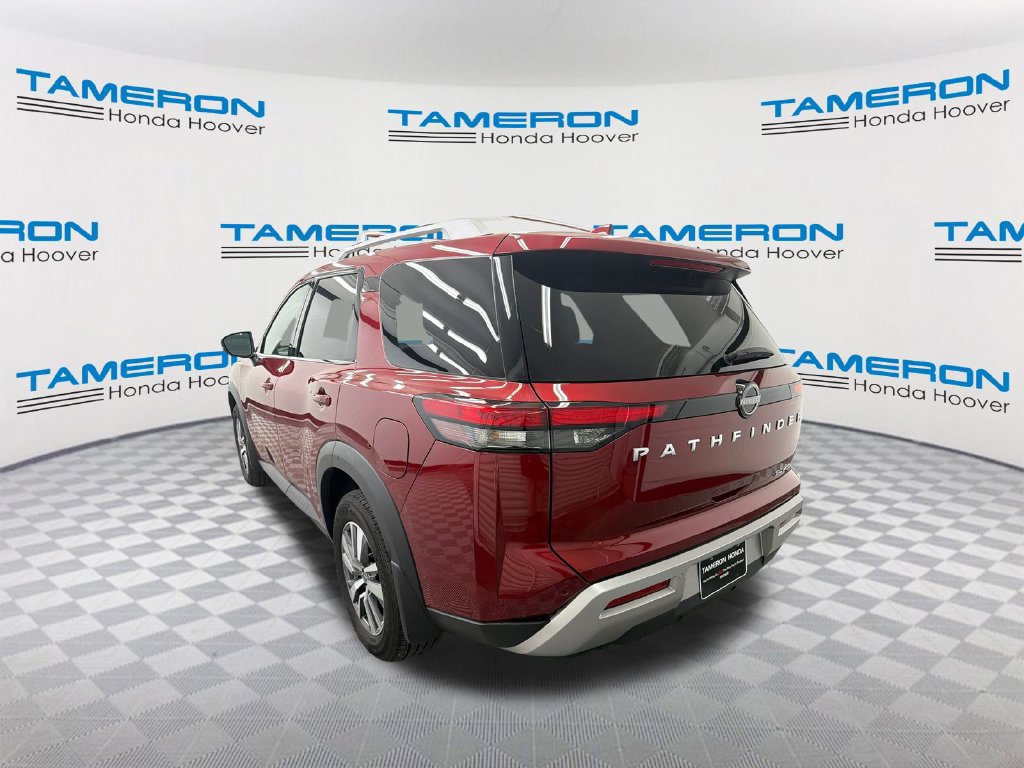 Used 2025 Nissan Pathfinder SL AWD/4WD image 3