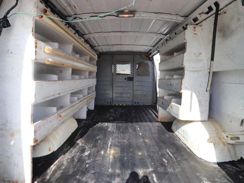Used 2014 Chevrolet Express 3500 RWD image 4