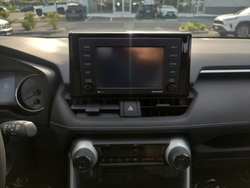 Certified 2022 Toyota RAV4 LE AWD/4WD image 19