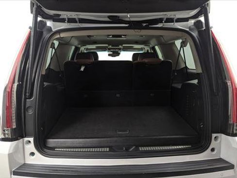 Used 2016 Cadillac Escalade ESV Premium image 18