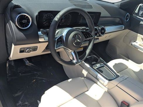 New 2026 Mercedes-Benz GLB 250 image 3