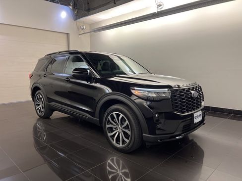 New 2025 Ford Explorer ST-Line image 1