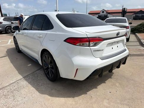 Used 2024 Toyota Corolla SE FWD image 3