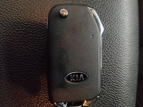 Used 2021 Kia Forte LXS FWD image 32