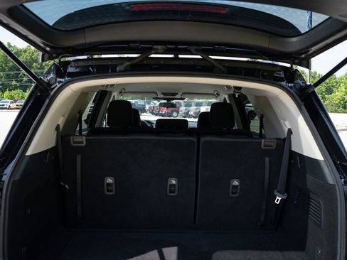 Used 2022 Nissan Pathfinder SV FWD image 9