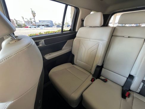 Used 2025 Hyundai Santa Fe SEL image 41