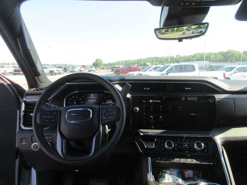 New 2026 GMC Sierra 2500 Denali Ultimate AWD/4WD image 17