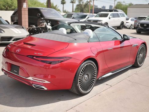 Used 2026 Mercedes-Benz Maybach SL 680 image 10