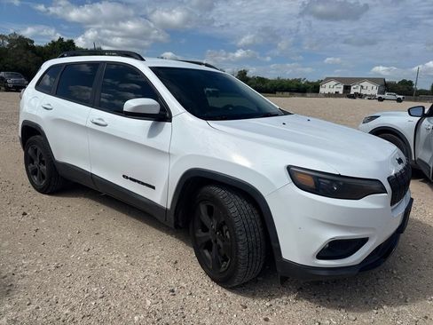 Used 2021 Jeep Cherokee Latitude Plus FWD image 3
