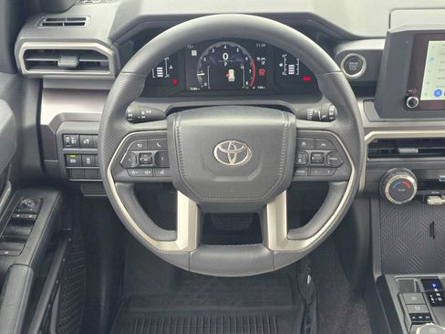 Certified 2025 Toyota 4Runner SR5 AWD/4WD image 19