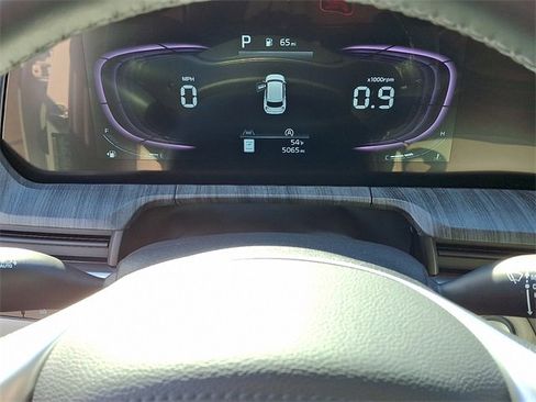 Used 2025 Kia Telluride EX w/ EX Captain's Chair Package image 17