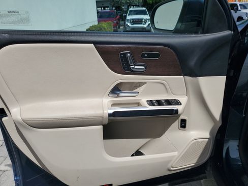 Used 2021 Mercedes-Benz GLB 250 image 6