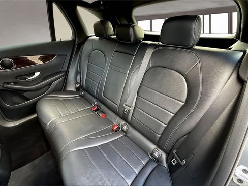Used 2021 Mercedes-Benz GLC 300 GLC 300 image 19