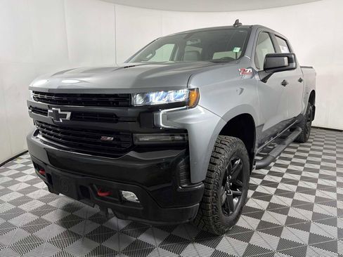 Used 2021 Chevrolet Silverado 1500 LT Trail Boss w/ Convenience Package II image 3