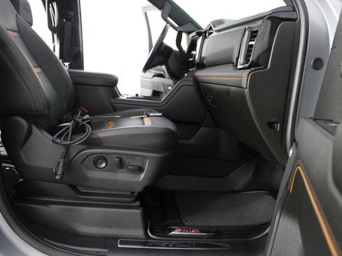 Used 2025 GMC Sierra 2500 AT4 w/ AT4 Premium Plus Package AWD/4WD image 26