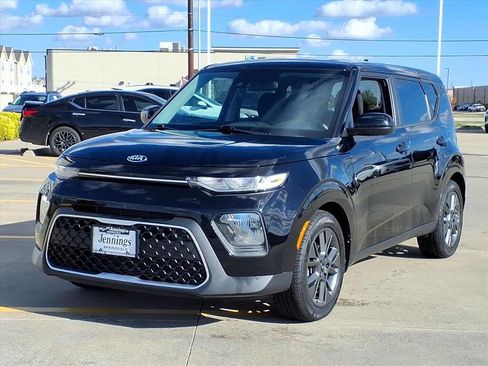 Used 2021 Kia Soul S FWD image 2
