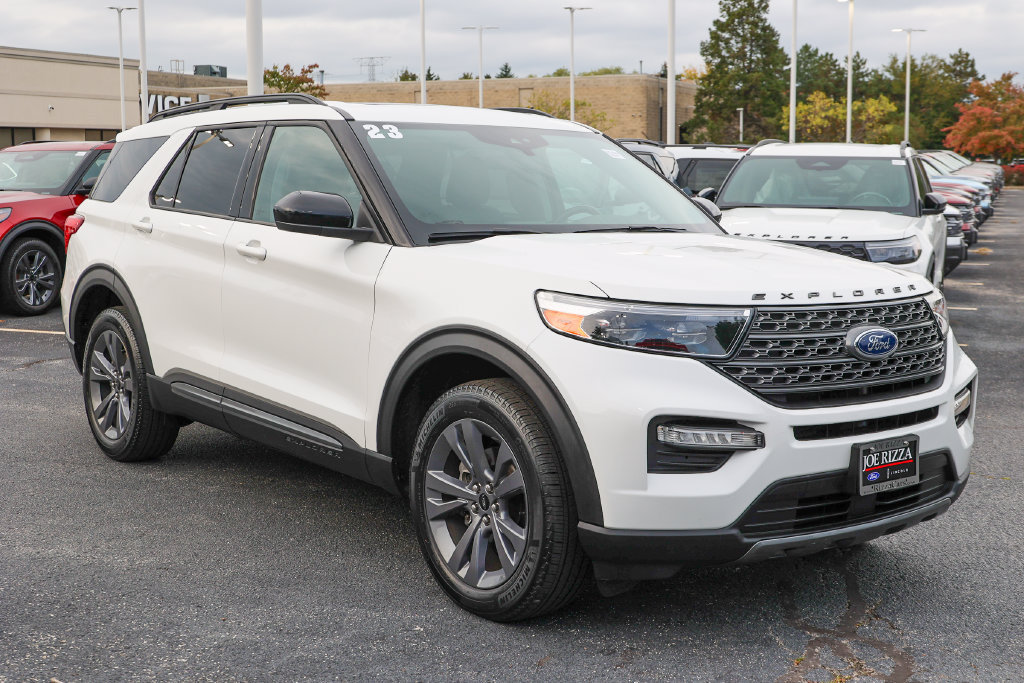 Certified 2023 Ford Explorer XLT w/ Equipment Group 202A AWD/4WD image 19