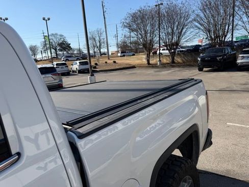 Used 2018 GMC Sierra 1500 SLT image 13