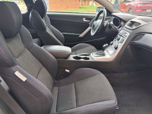 Used 2010 Hyundai Genesis 2.0T RWD image 10