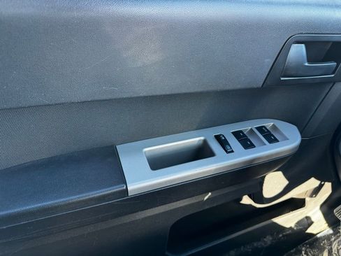 Used 2011 Ford Escape XLT image 25