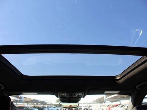 Used 2023 Cadillac Escalade Premium Luxury image 23