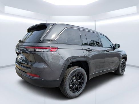 New 2026 Jeep Grand Cherokee Altitude AWD/4WD image 3