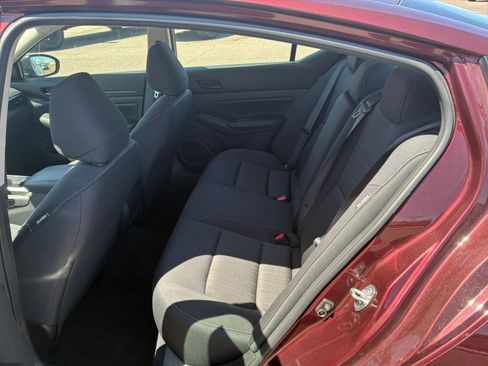 Used 2025 Nissan Altima 2.5 SV FWD image 25