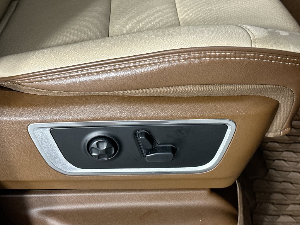 Used 2019 RAM 1500 Laramie AWD/4WD image 23