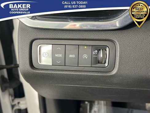 Used 2025 GMC Acadia Elevation image 18