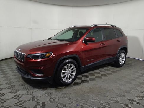 Used 2020 Jeep Cherokee Latitude w/ Cold Weather Group FWD image 2