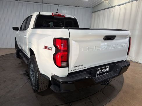 Used 2024 Chevrolet Colorado Z71 w/ Z71 Convenience Package 2 image 6