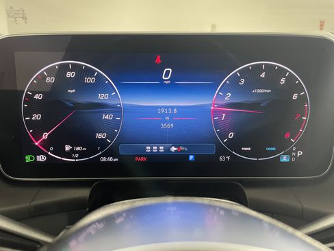 Used 2025 Mercedes-Benz GLC 300 image 16