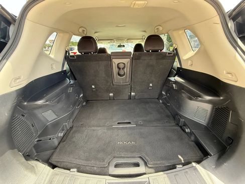 Used 2018 Nissan Rogue SV image 12