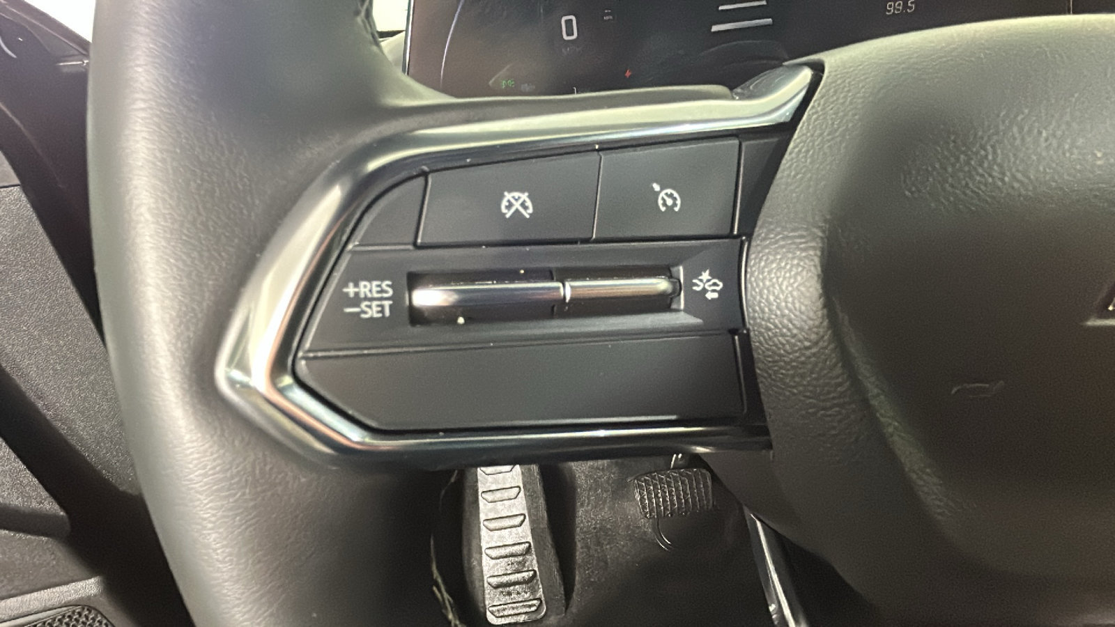 Used 2024 Chevrolet Blazer EV LT AWD/4WD image 19