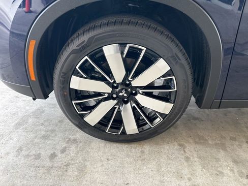 New 2026 Mitsubishi Outlander SE image 14