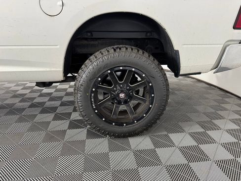 Used 2015 RAM 2500 Tradesman w/ Chrome Appearance Group AWD/4WD image 13