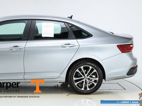 Used 2024 Volkswagen Jetta Sport image 40