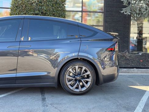 Used 2024 Tesla Model X image 11