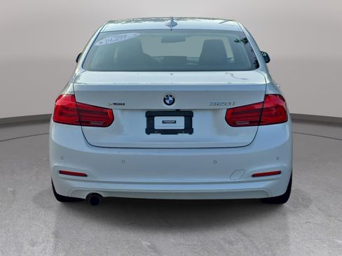 Used 2017 BMW 320i xDrive Sedan AWD/4WD image 6