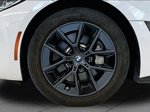 Used 2023 BMW i4 eDrive35 RWD image 9